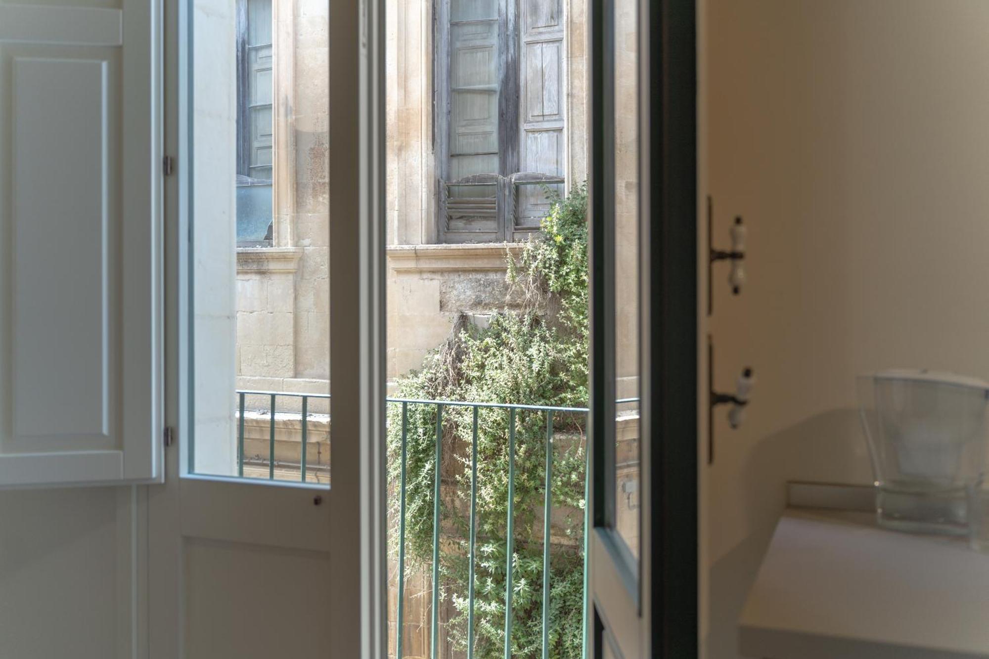 Margherita Apartment & Rooftop By Residence Colibri Lecce Exterior photo